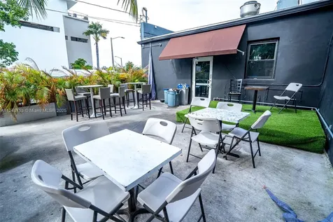 1750 NW 7th Street Miami FL 33125