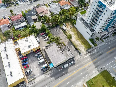 1750 NW 7th Street Miami FL 33125