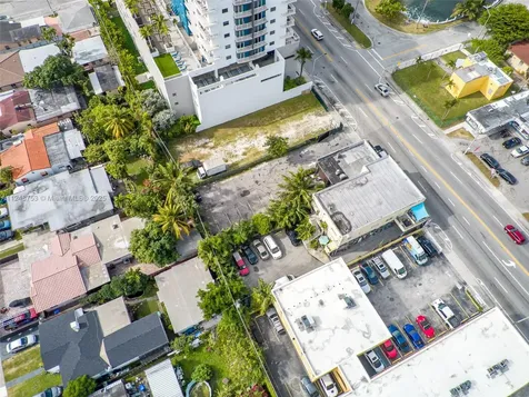 1750 NW 7th Street Miami FL 33125