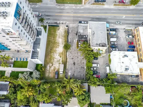 1750 NW 7th Street Miami FL 33125