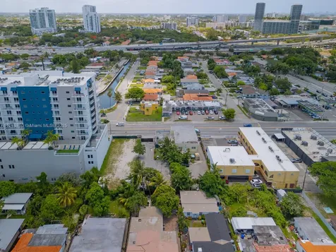 1750 NW 7th Street Miami FL 33125