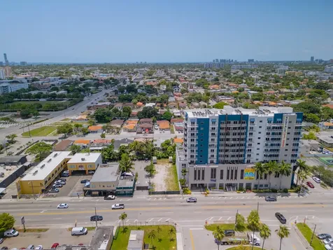 1750 NW 7th Street Miami FL 33125
