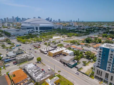 1750 NW 7th Street Miami FL 33125