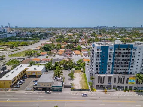 1750 NW 7th Street Miami FL 33125