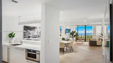 2201 Collins Avenue Miami Beach FL 33139