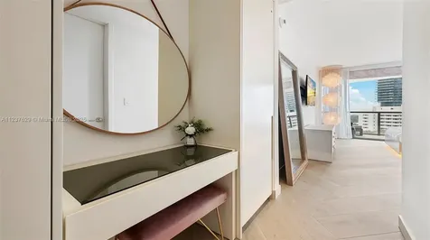 2201 Collins Avenue Miami Beach FL 33139