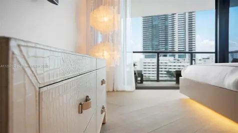 2201 Collins Avenue Miami Beach FL 33139