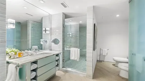 2201 Collins Avenue Miami Beach FL 33139