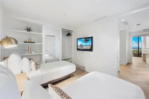 2201 Collins Avenue Miami Beach FL 33139