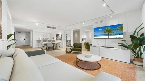 2201 Collins Avenue Miami Beach FL 33139