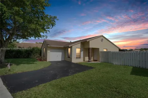 1061 Seabrook Avenue Davie FL 33325