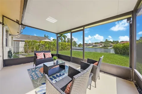1061 Seabrook Avenue Davie FL 33325