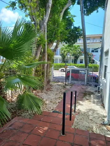 846 N Michigan Avenue Miami Beach FL 33139