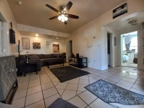 846 N Michigan Avenue Miami Beach FL 33139