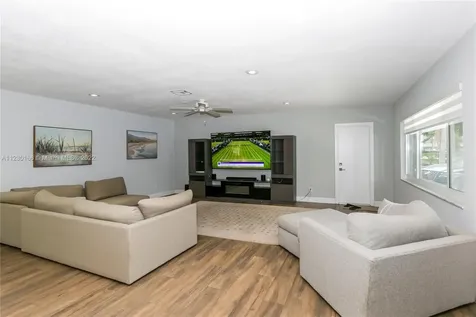 144 SE 3rd Avenue Dania Beach FL 33004