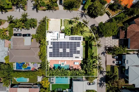 625 Curtiswood Drive Key Biscayne FL 33149