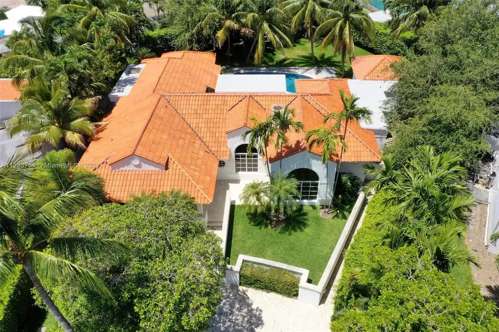 624 Curtiswood Drive Key Biscayne FL 33149