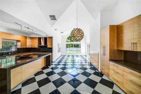 624 Curtiswood Drive Key Biscayne FL 33149
