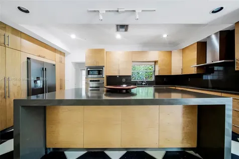 624 Curtiswood Drive Key Biscayne FL 33149