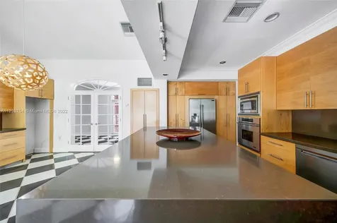 624 Curtiswood Drive Key Biscayne FL 33149