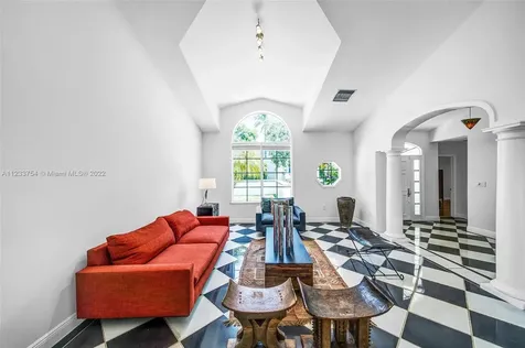 624 Curtiswood Drive Key Biscayne FL 33149