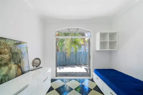 624 Curtiswood Drive Key Biscayne FL 33149
