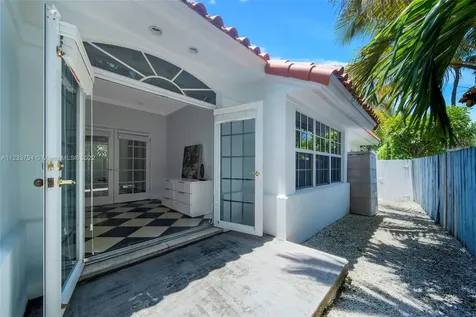 624 Curtiswood Drive Key Biscayne FL 33149