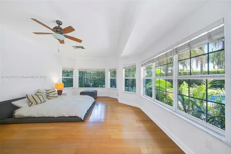 624 Curtiswood Drive Key Biscayne FL 33149