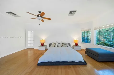 624 Curtiswood Drive Key Biscayne FL 33149