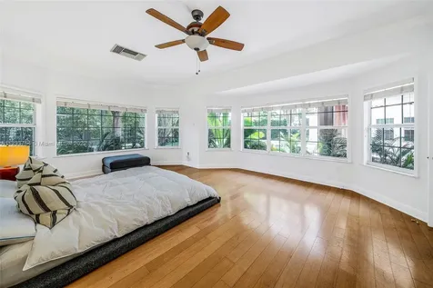 624 Curtiswood Drive Key Biscayne FL 33149