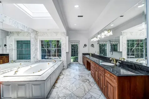 624 Curtiswood Drive Key Biscayne FL 33149