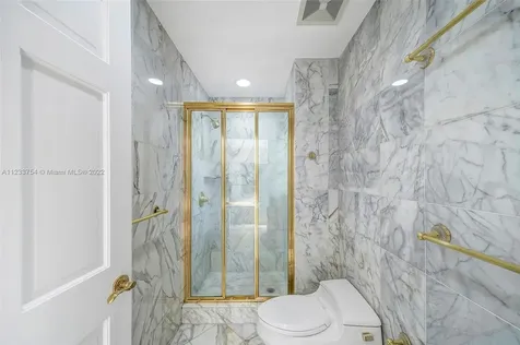 624 Curtiswood Drive Key Biscayne FL 33149
