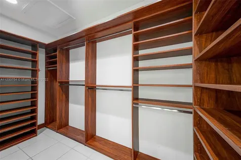 624 Curtiswood Drive Key Biscayne FL 33149