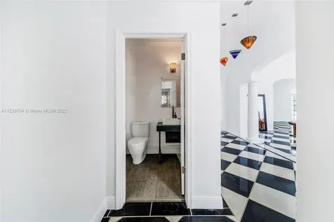 624 Curtiswood Drive Key Biscayne FL 33149