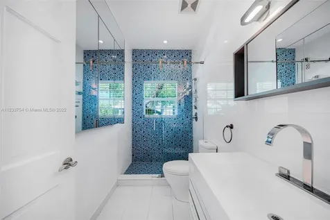 624 Curtiswood Drive Key Biscayne FL 33149