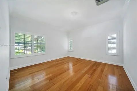 624 Curtiswood Drive Key Biscayne FL 33149