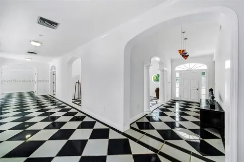 624 Curtiswood Drive Key Biscayne FL 33149