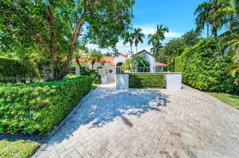 624 Curtiswood Drive Key Biscayne FL 33149