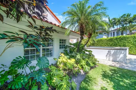624 Curtiswood Drive Key Biscayne FL 33149