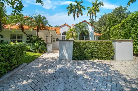 624 Curtiswood Drive Key Biscayne FL 33149