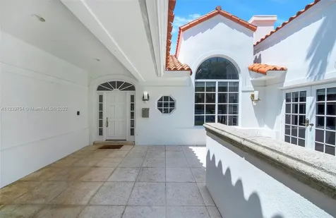 624 Curtiswood Drive Key Biscayne FL 33149