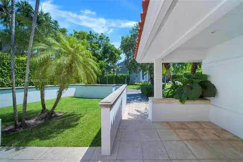 624 Curtiswood Drive Key Biscayne FL 33149