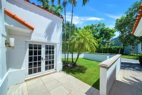 624 Curtiswood Drive Key Biscayne FL 33149
