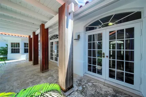624 Curtiswood Drive Key Biscayne FL 33149