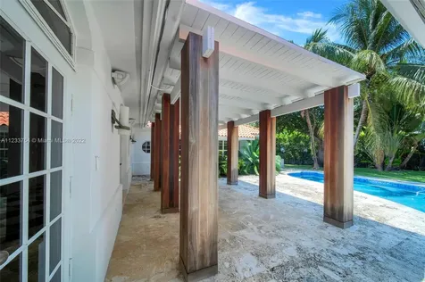 624 Curtiswood Drive Key Biscayne FL 33149