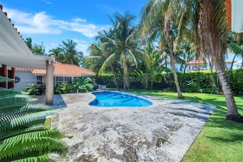 624 Curtiswood Drive Key Biscayne FL 33149
