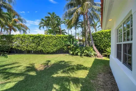 624 Curtiswood Drive Key Biscayne FL 33149