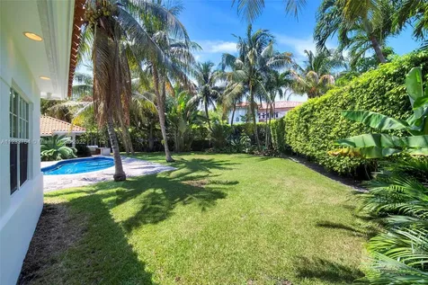 624 Curtiswood Drive Key Biscayne FL 33149