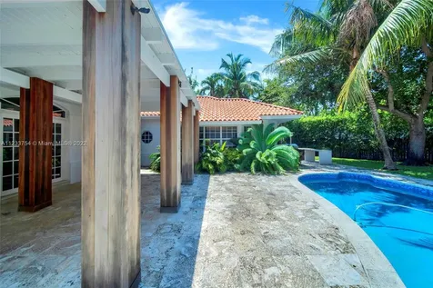 624 Curtiswood Drive Key Biscayne FL 33149