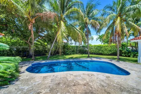 624 Curtiswood Drive Key Biscayne FL 33149